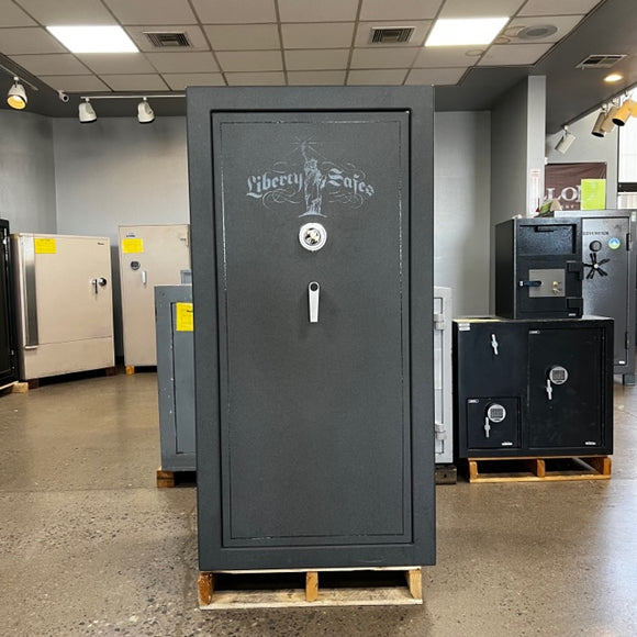 USED Liberty FR-25 Gun Safe, photo 1