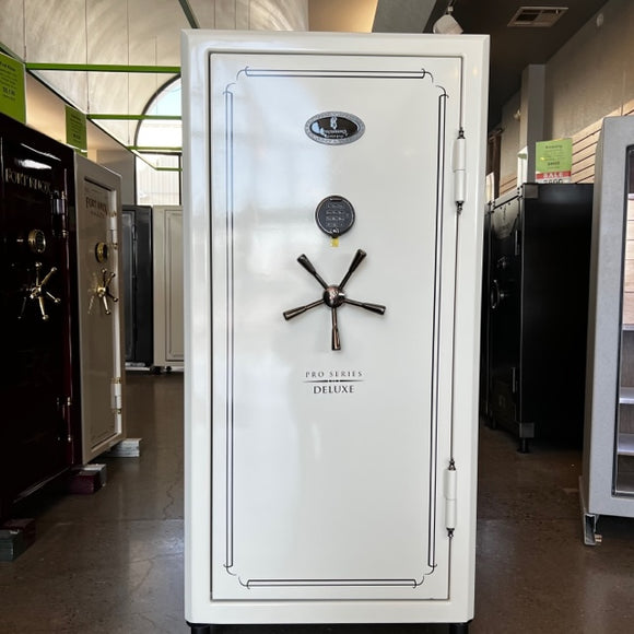 Browning Deluxe 33 Gun Safe - CLEARANCE, photo 1